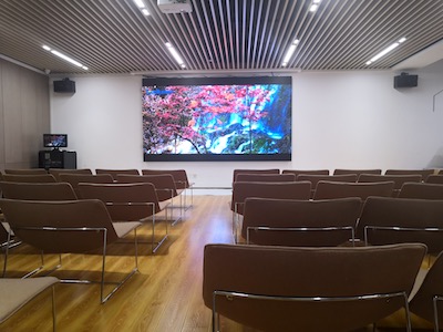 LED Display VS Projector, Which Has Better Image Effect?