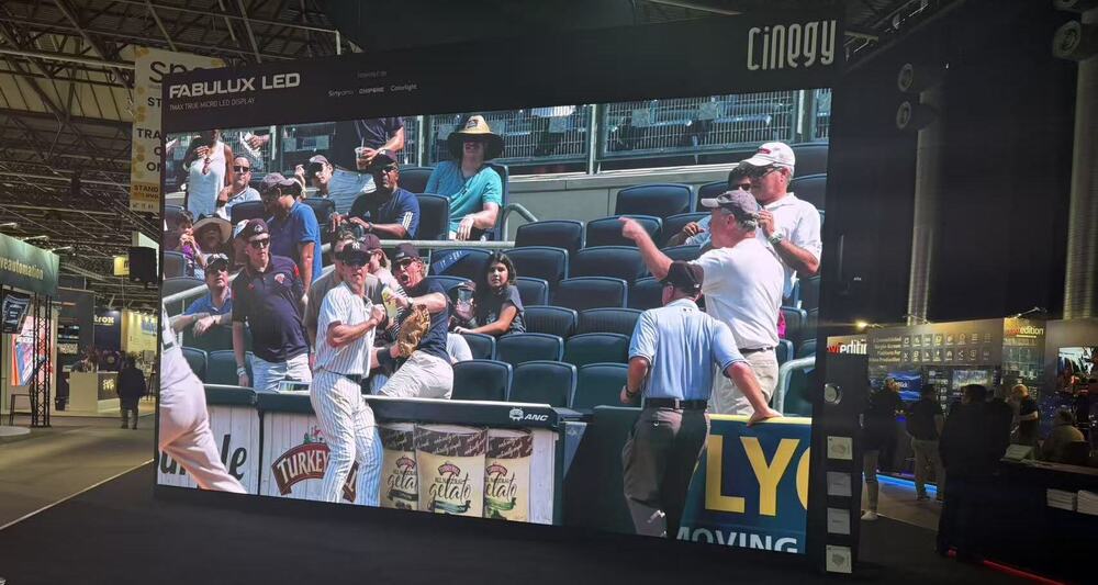 Fabulux LED Launches First MiP 8K UHD LED Video Wall Fabulux LED Launches First MiP 8K UHD LED Video Wall